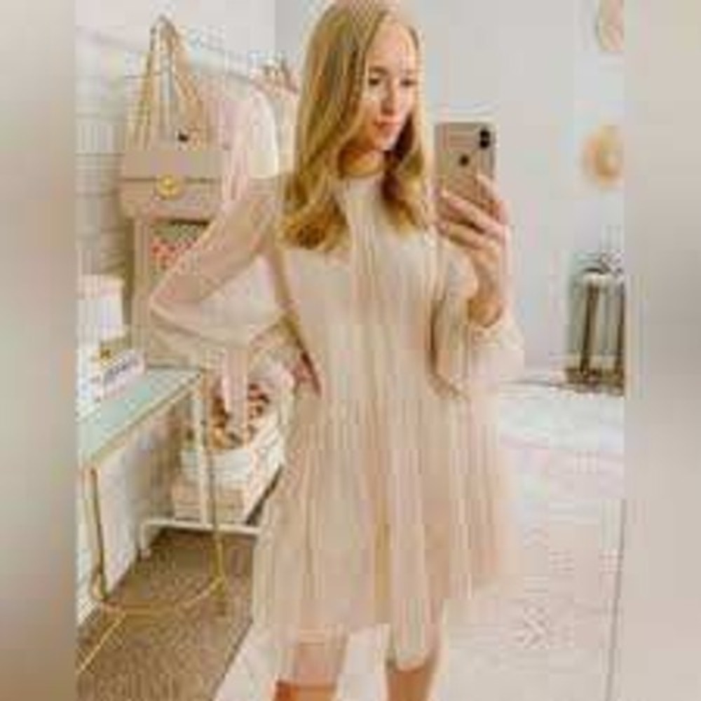 HM Flocked Polka‎ Dot Tulle Tiered Mini Dress Powder Beige Smocked Sleeve Medium